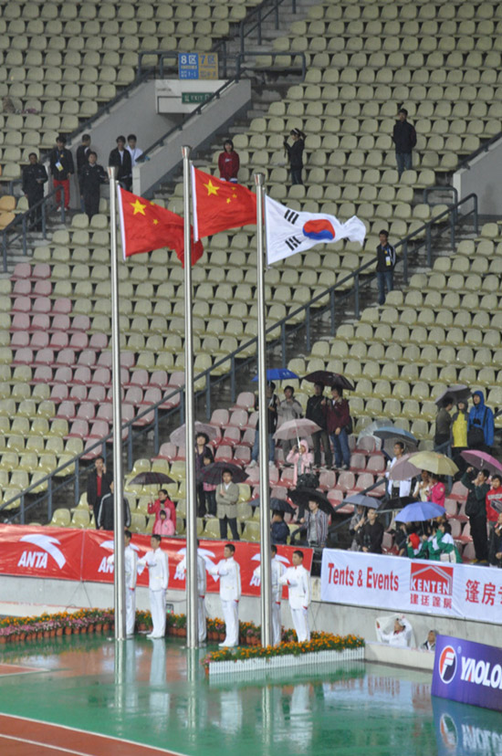 广州奥体中心360度旋转控制颁奖蜜桃视频在线免费观看